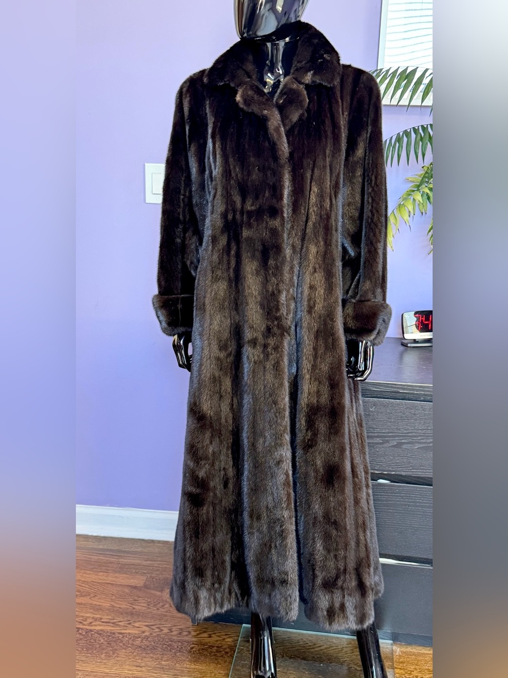 Guy Laroche black ranch natural mink Fur Coat - Picture 5 of 17